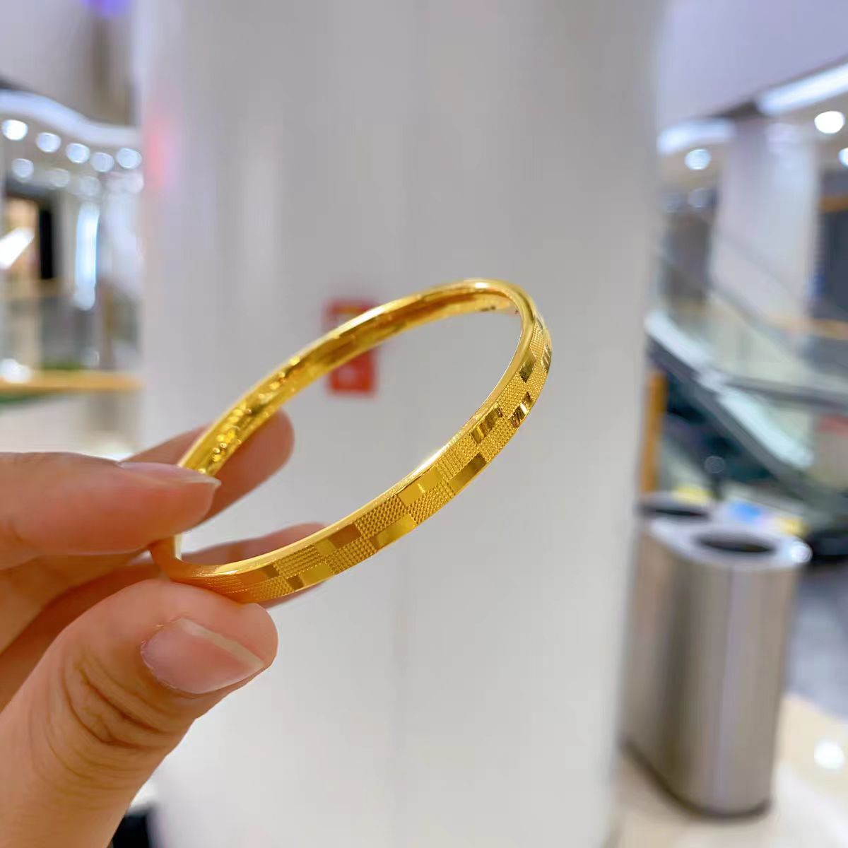 Women Formal Wear Look - Gelang Emas 24K Wanita Serbaguna Bentuk