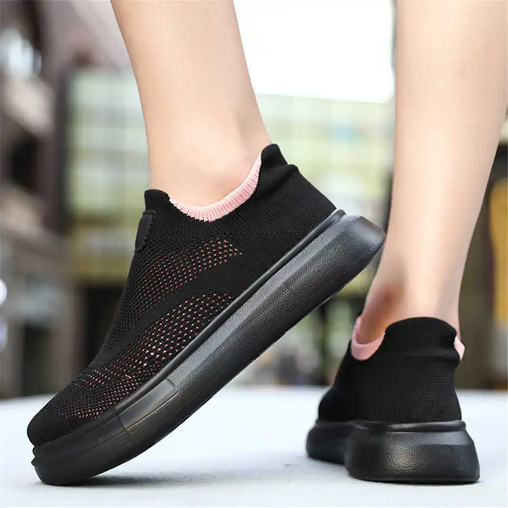 Formal Wear For Women Lifestyle - Stoking Platform sepatu cokelat untuk wanita